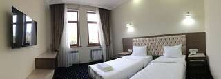Отель Hotel Khanaka Türkistan Стандартный двухместный номер с 2 отдельными кроватями-4