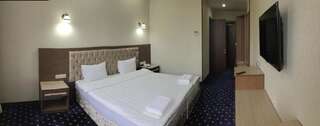 Отель Hotel Khanaka Türkistan Стандартный двухместный номер с 1 кроватью-8
